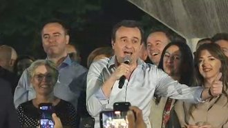 Kurti mban fjalimin e fitores: Kjo është dekada e qeverisjes së Vetëvendosjes, Kosova e ka Presidenten