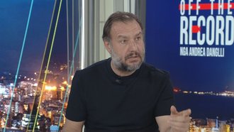 Deputeti i PS, Shalsi: Protesta ka fjalime ordinere dhe kur nxjerr ato pankartat