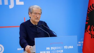 Berisha thirrje demokratëve: Mbështesni protestën, do shpëtojë Shqipërinë