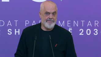 Rama për protestat: Mllefi ndaj meje dhe PS-së u shfry përmes simbolit të një zogu