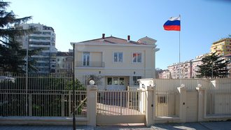 “Kërkohen armiq, ku nuk ekzistojnë”, Ambasada e Rusisë reagon pas deklaratave të Ballës dhe ministrit Gonxhja