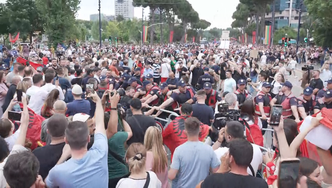  Dita e katërt të protestave para Kryeministrisë, përplasja e parë mes protestuesve dhe policisë