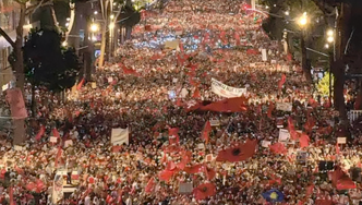 Qëndruan në bulevard pas protestës, policia procedon penalisht 9 persona