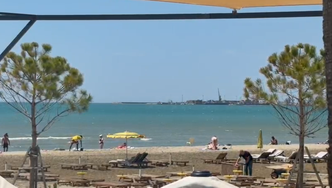 Durrës, një 50-vjeçar humb jetën pasi mbytet në plazh