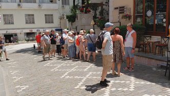 Gjirokastra si destinacion disa orësh nga të huajt, arsyet e fenomenit të ri