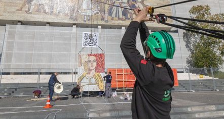 Auron Tare: Po nëse një artist do donte vëmendje për burrat me kancer të prostatës, do e linit të përdorte Skënderbeun mbi kalë?