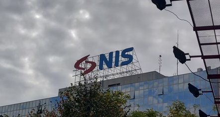 Rusët pajtohen për shitjen e aksioneve të tyre në Industrinë e Naftës së Serbisë