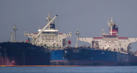 Dy javë pas sulmeve me dronë ukrainas, porti rus rifillon eksportet e naftës