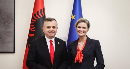 VanHorn takohet me Ballën dhe Bardhin, ambasada amerikane: Dialogu dhe fjala e lirë, shtylla të institucioneve të forta politike