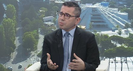 “Vaksina ka ndikuar në ndarjen e çifteve”, avokati: Kolegë të mi i nxisin për divorc