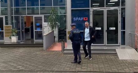 Para seancës në GJKKO, ish-shefi i Rrugores Roven Zeka qëndron 50 minuta në SPAK