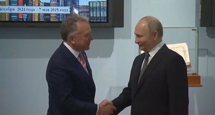 Mësoi rusët e Putin si të negocionin, Trump mbron Witkoff: Ai duhet t’ia shesë ‘Ukrainën’ Rusisë