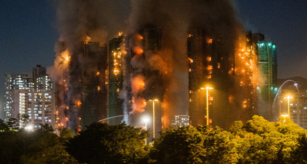 Tragjedi nga zjarri në rrokaqiejt në Hong Kong, 36 të vdekur dhe 279 të zhdukur