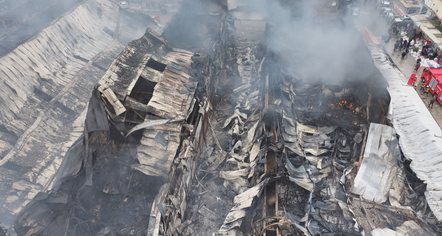 Tregu tek ish-Uzina “Dinamo” kthehet në hi, zjarri dogji mbi 100 magazina, subjektet të pasiguruara