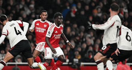 Premier League/ Arsenal dhe Liverpol ''në paqe'', “Topçinjtë” mbeten në krye