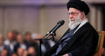 Udhëheqësi i Iranit akuzon protestuesit: Po shkatërroni rrugët e vendit tuaj për të kënaqur Trumpin!