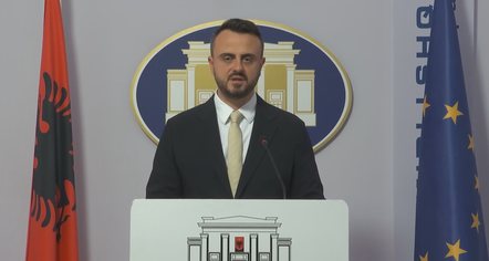 “Pasqyrë e dramës së eksodit”, Xhaferri: Kemi 35 mijë studentë më pak në auditore