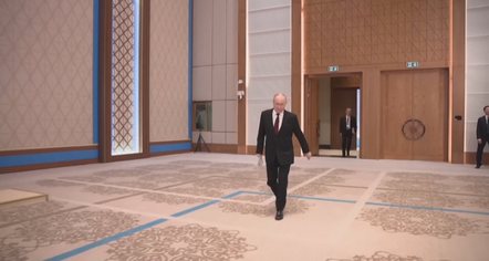 “Europianë, nuk do flini më të qetë!” Putin tallet me paralajmërimet për luftë me NATO-n: Po vijnë rusët