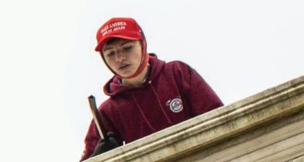 Mori pjesë gjatë sulmit në Capitol, Trump e punëson në Pentagon, pakënaqësi në departament