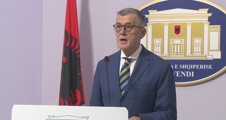 Largimi i drejtoreshës së QSUT, Hoti: Qeveria kërkon fajtor për të shpëtuar nga përgjegjësia
