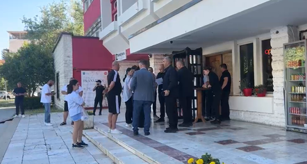 Rama pritet të mbërrijë në Vlorë, forca të shumta sigurie pranë Pallatit të Kulturës