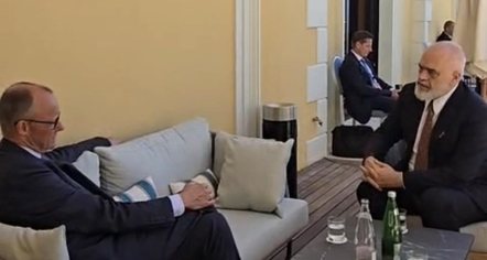  “Ai për Berlin e unë për Vlorë”, Rama bisedon me kancelarin Merz, publikon foton  