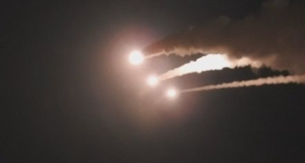 “Sot Teherani duhet të digjet”. Izraeli injoron njoftimin e Trump dhe sulmon Iranin