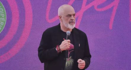 “Kush më quan tradhtar është i pafytyrë”, Rama u përgjigjet akuzave nga Shkodra 