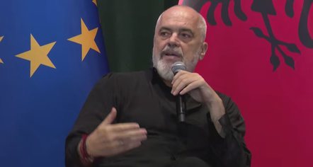 “Flamingot u rikthyen pasi erdha unë në pushtet”, Rama: Askush s’mund të më japë leksione për mjedisin