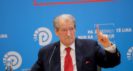 PD mbështet pa flamur kërkesat, Berisha: Ndërkombëtarët të ndihmojnë protestuesit