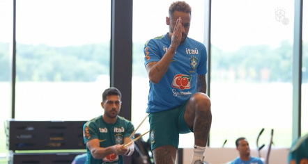 Martineli shuan dyshimet, Nejmar drejt kthimit në fushë me Brazilin në Kupën e Botës