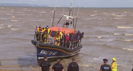 Masa ekstreme kundër emigracionit, azilkërkuesit do t’i kthejnë Britanisë deri në 10 mijë paund