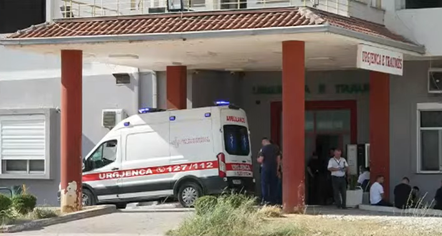 Aksidenti tragjik në autostradën Durrës-Tiranë, dyshohet se shoferi pësoi atak kardiak