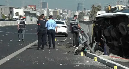 Aksidenti tragjik në autostradën Durrës-Tiranë, policia del me njoftim zyrtar: 1 i vdekur dhe 12 të plagosur