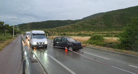 Aksident me tre të plagosur në aksin Pogradec- Lin, një person bllokohet brenda mjetit 