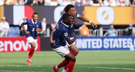 Olise asiston, Mbappe shënon. Franca e pandalshme ndaj Suedisë