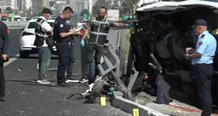 Aksidenti i rëndë, policia dyshon se drejtuesi i autobusit ka pasur një kolaps shëndetësor