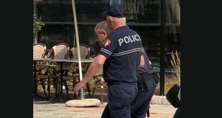 Balla poston foton e policit të gjakosur: Kush ngre dorë ndaj policisë, ka ngritur dorë ndaj shtetit