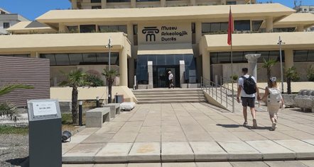 Rihapja pas 7 vitesh. Durrës, Muzeu Arkeologjik tërheq menjëherë vizitorët