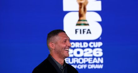 Materazzi ‘tifoz’ me Kepin e Gjelbër, mijëra vetë në radhë me orë për të parë Kupën e Botës