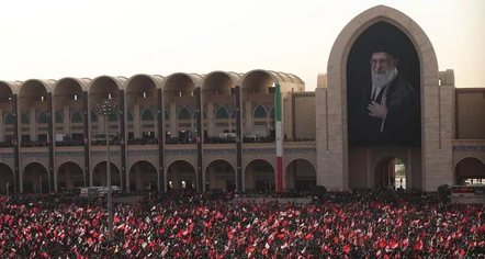 Mediat iraniane: Mbi 7 milionë udhëtime në metronë e Teheranit që nga agimi i djeshëm