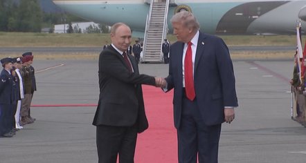Trump flet me Putin dhe Zelenskin, biseda para samitit të NATO-s, ja çfarë u tha