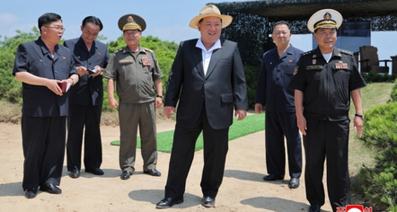 Kim mbikëqyr testin strategjik të raketave nga shkatërruesi i ri detar