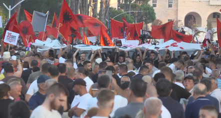 Sot protesta e 36-të radhazi, qytetarët kërkojnë dorëheqjen e kryeministrit Rama