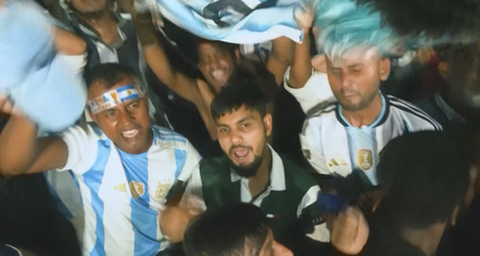  Argjentina fiton me Egjiptin, Bangladeshi feston si Buenos Aires, mijëra tifozë në festë