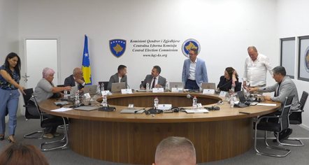 LVV me 53 deputetë, certifikohen rezultatet e zgjedhjeve në Kosovë