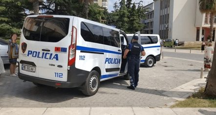 Qëlloi me thikë gruan pas konflikteve të vazhdueshme, kush është 40-vjeçari i dyshuar