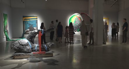 “Body Under Construction”, ekspozita e Albana Ejupit që eksploron trupin, kujtesën dhe identitetin