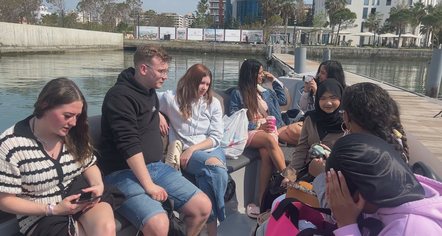 Turizmi në Vlorë, qindra vizitorë shijojnë çdo ditë qytetin, kulmi në fundjavë 