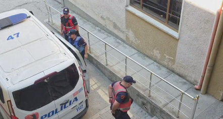  Dyshohen se dhunuan 17-vjeçaren, Gjykata e Fierit nuk ndryshon masat e sigurisë për tri vajzat